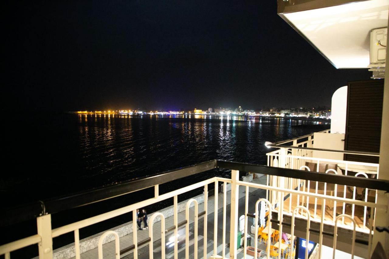 Hotel La Riva Giardini Naxos Bagian luar foto