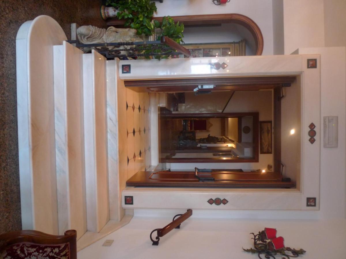 Hotel La Riva Giardini Naxos Bagian luar foto