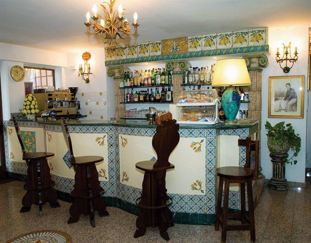 Hotel La Riva Giardini Naxos Bagian luar foto