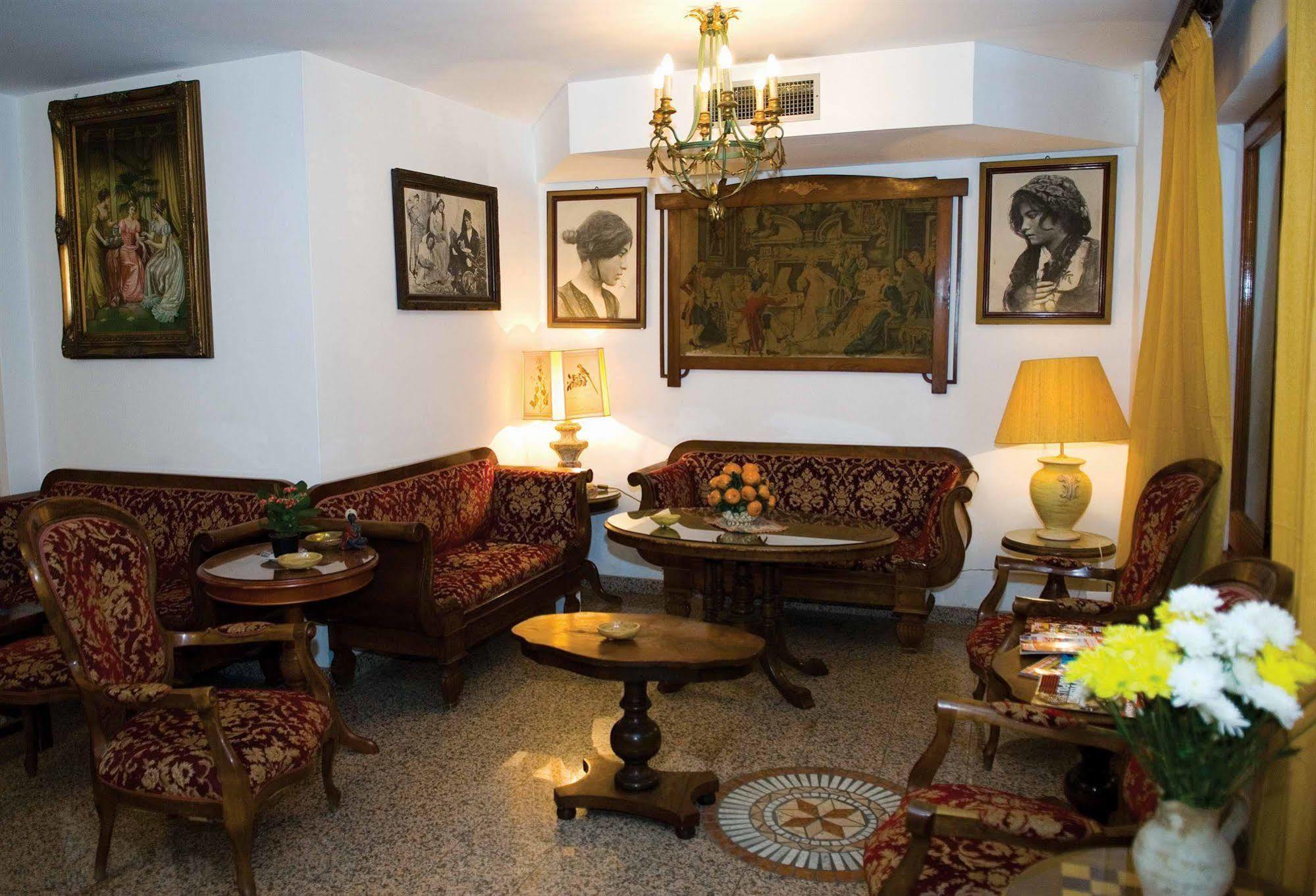 Hotel La Riva Giardini Naxos Bagian luar foto