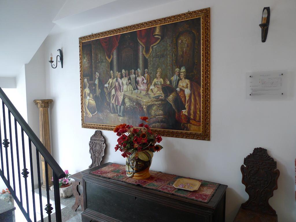Hotel La Riva Giardini Naxos Bagian luar foto