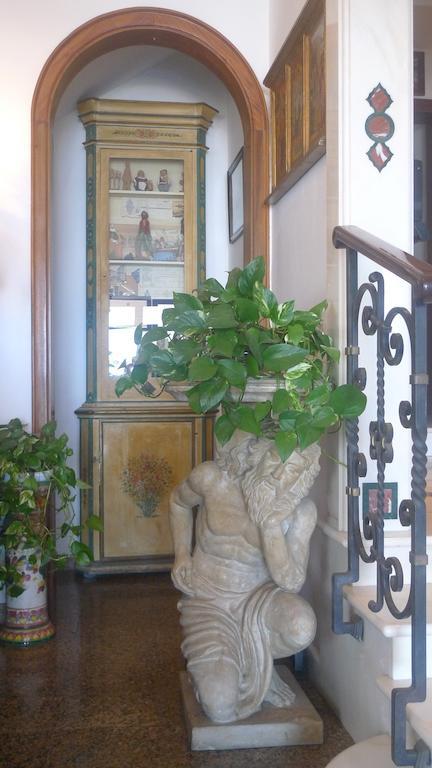 Hotel La Riva Giardini Naxos Bagian luar foto